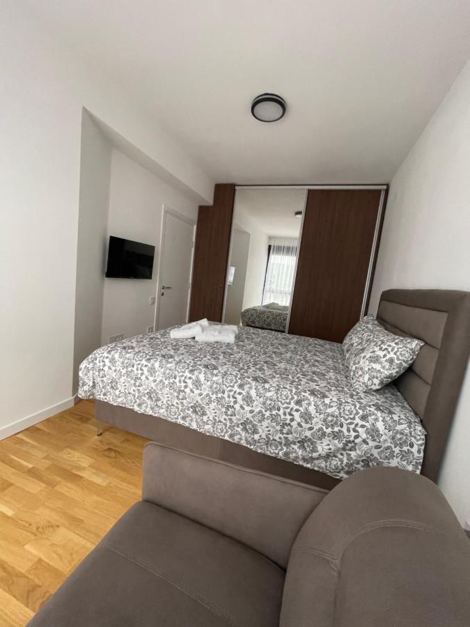 Leo Lux 2 Apartment Ni Екстериор снимка