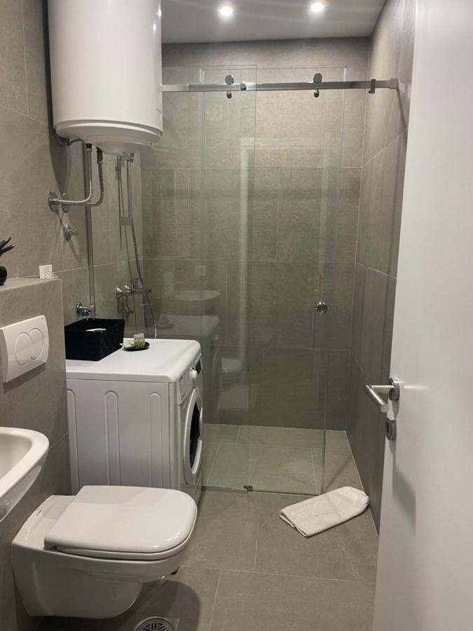 Leo Lux 2 Apartment Ni Екстериор снимка