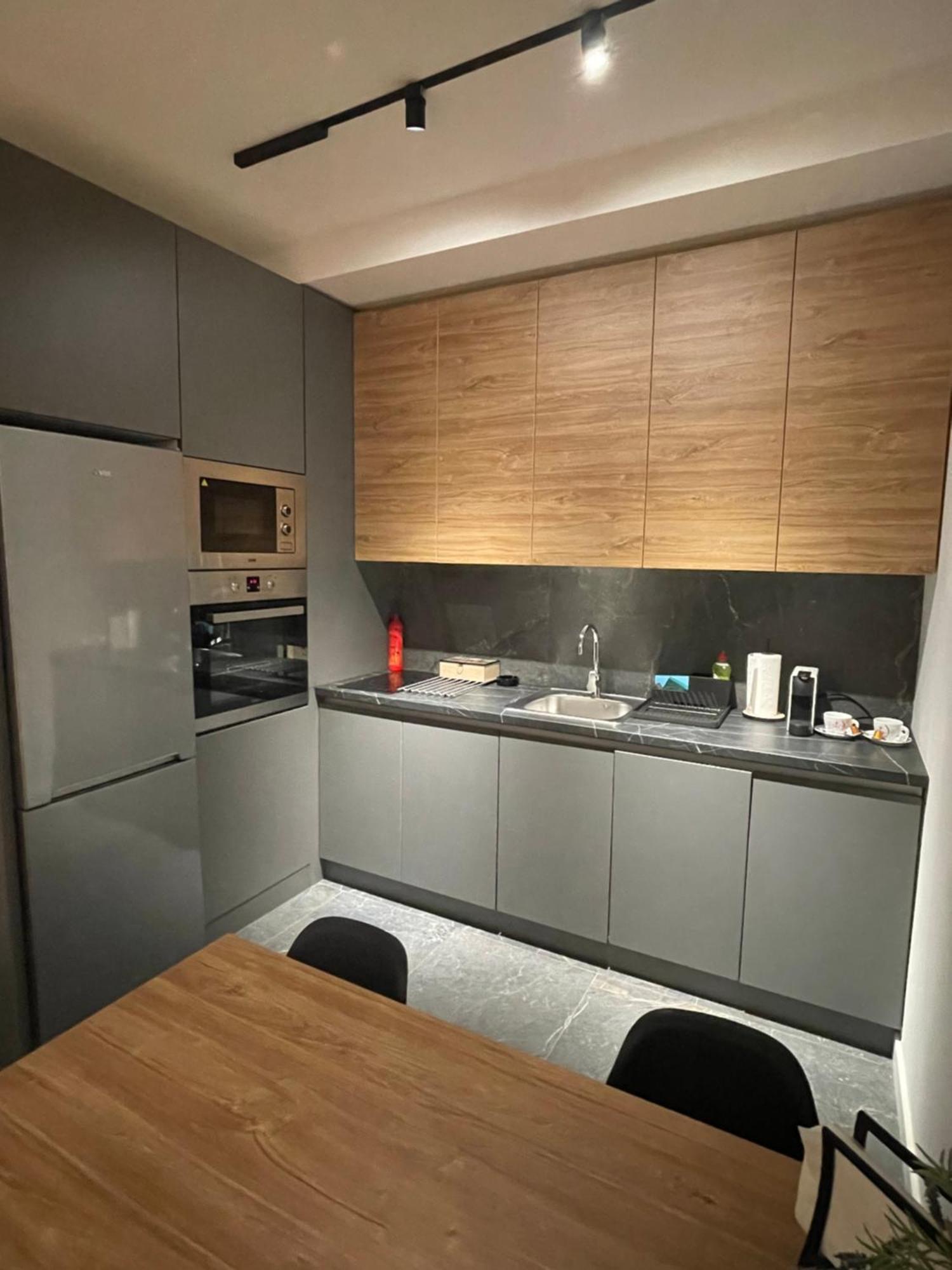 Leo Lux 2 Apartment Ni Екстериор снимка